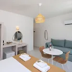 Palos Luxury Suites Κίνι