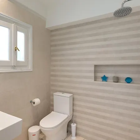 Palos Luxury Suites Apartment Kini