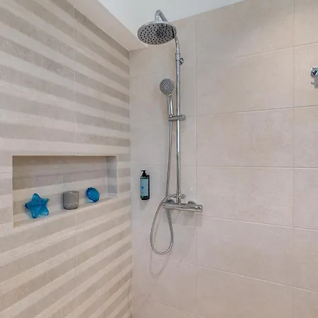 Apartment Palos Luxury Suites Kini