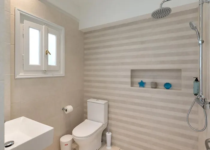 Palos Luxury Suites Apartment Kini